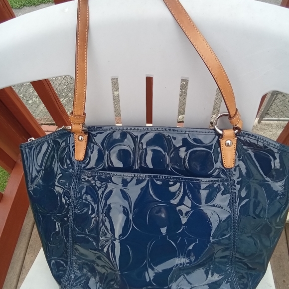 Stunning Pre-owned Jewel Toned Coach Blue Tote - Picture 10 of 11
